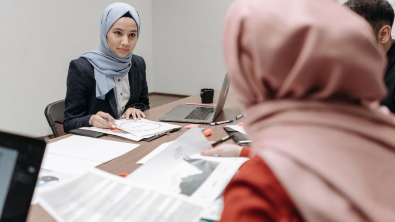 A Guide to Choosing the Right Professional Secretarial Service