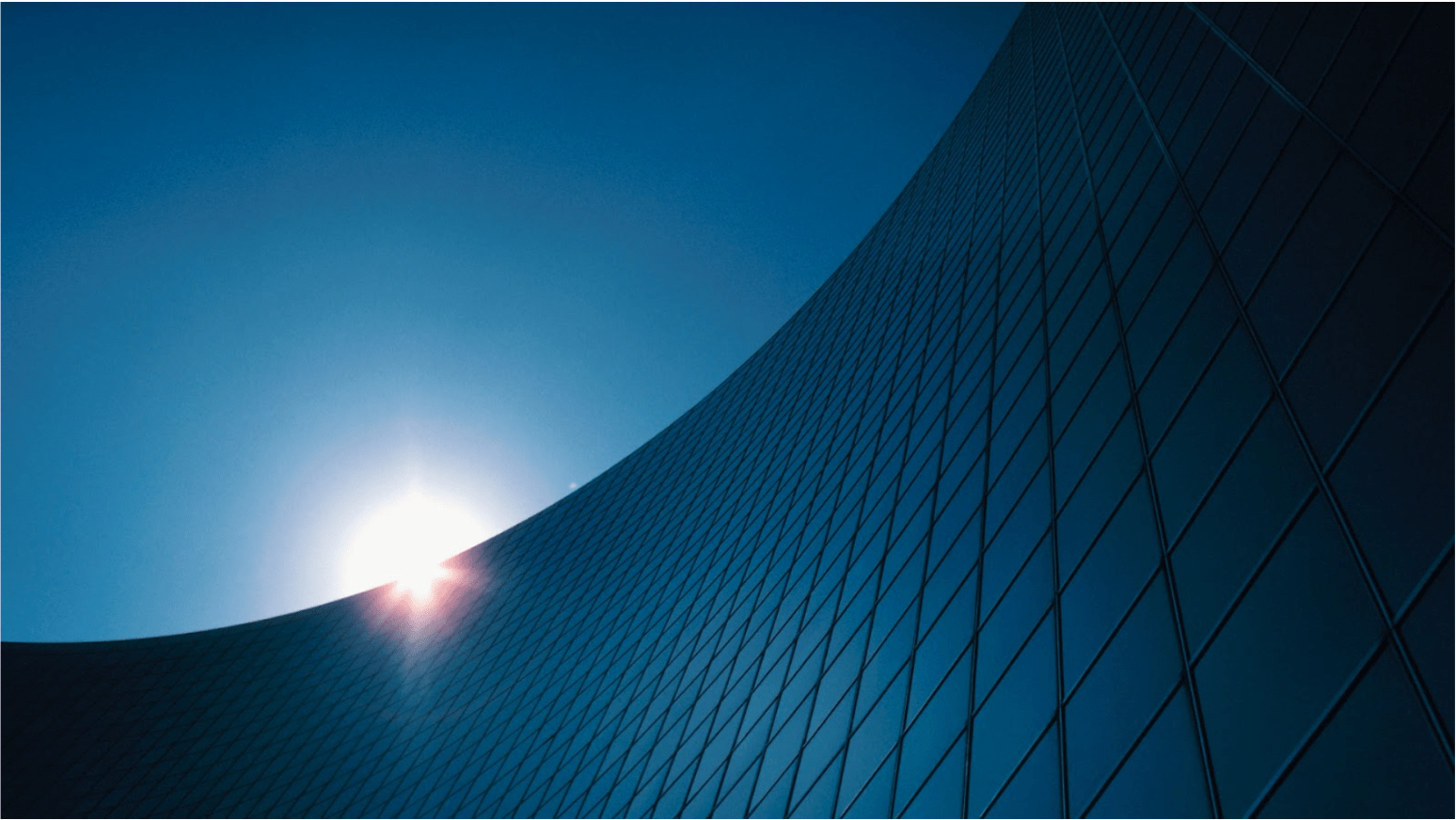 How Employer of Record Services Reduce Risks for Companies Expanding to Indonesia