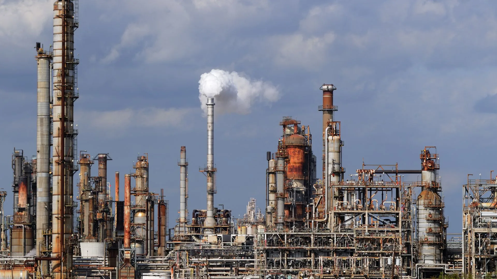 How Special Economic Zones (SEZs/FTZs) Benefit from Indonesia’s New Licensing Rules